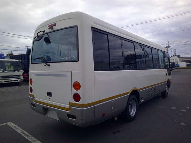 Mitsubishi Fuso Rosa 7
