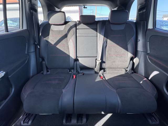 Mercedes-Benz GLB 8