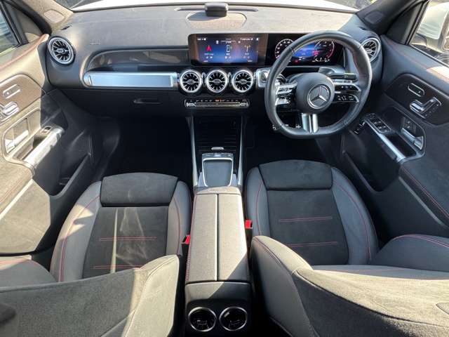 Mercedes-Benz GLB 10
