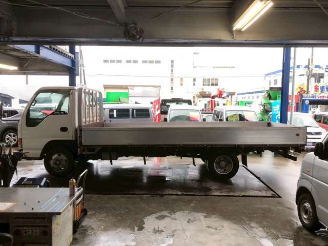 Isuzu Elf 3