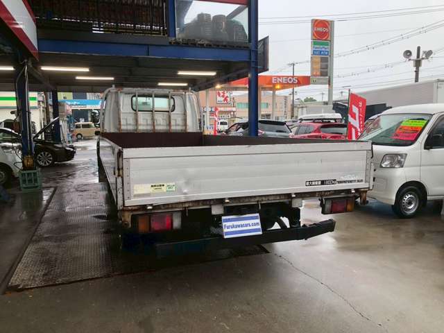Isuzu Elf 7