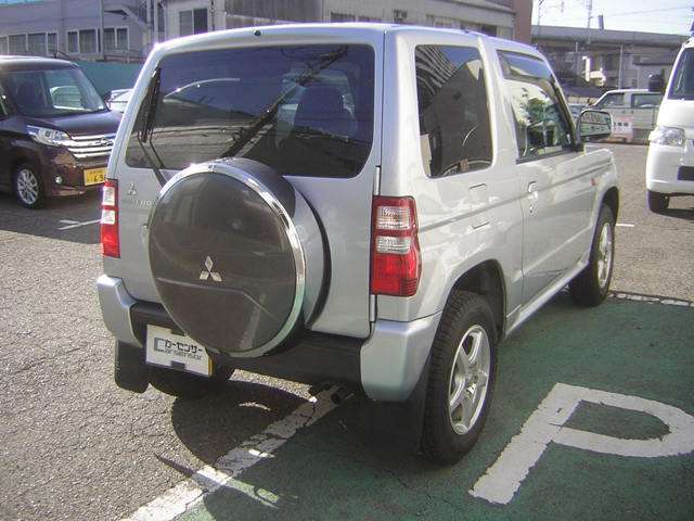 Mitsubishi Pajero Mini 12