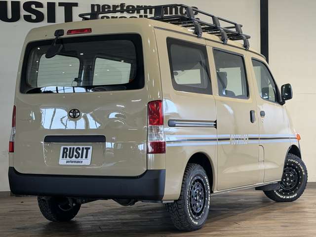 Toyota Light Ace Van 12