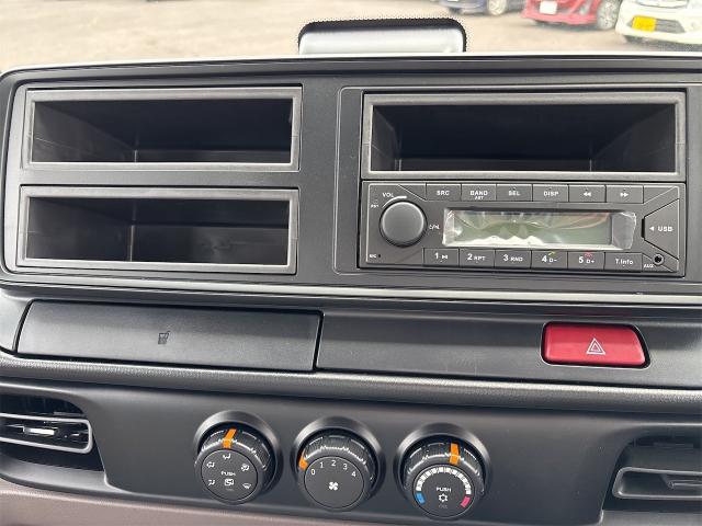 Mitsubishi Fuso Canter 10