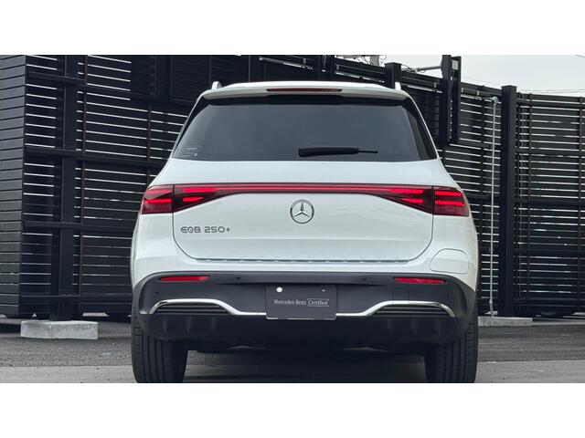 Mercedes-Benz EQB 4