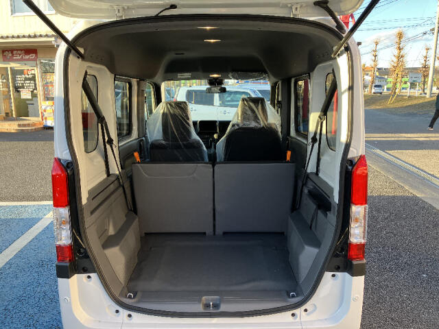 Honda N-VAN 10