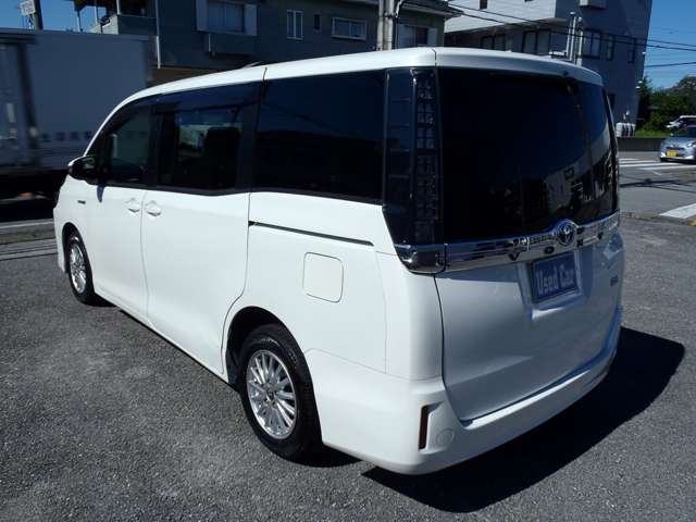Toyota Voxy 6