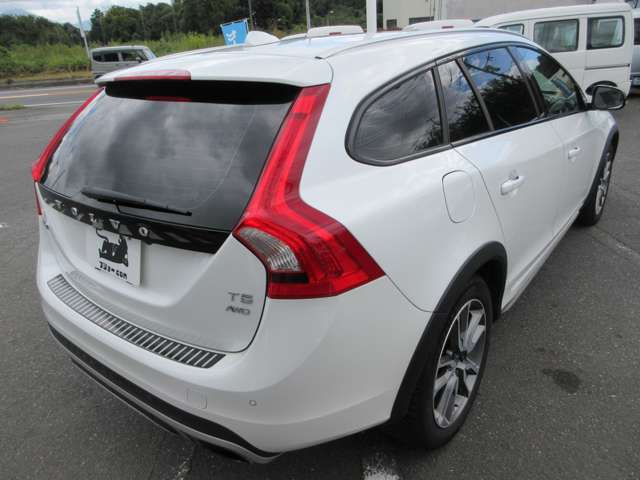 Volvo V60 Cross Country 11