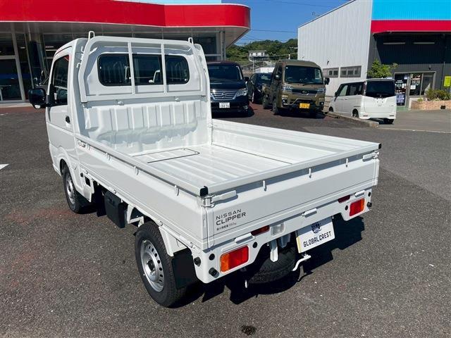 Nissan Clipper Truck 6