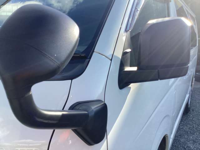 Toyota Hiace Van 12