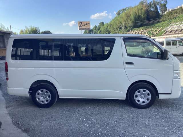Toyota Hiace Van 6