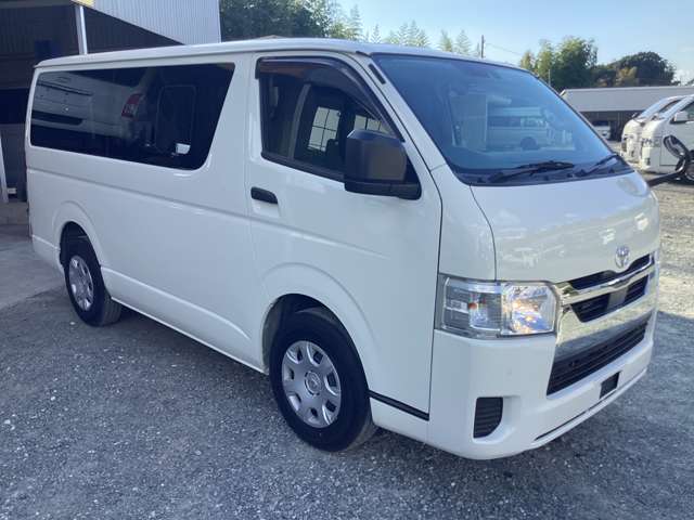Toyota Hiace Van 7