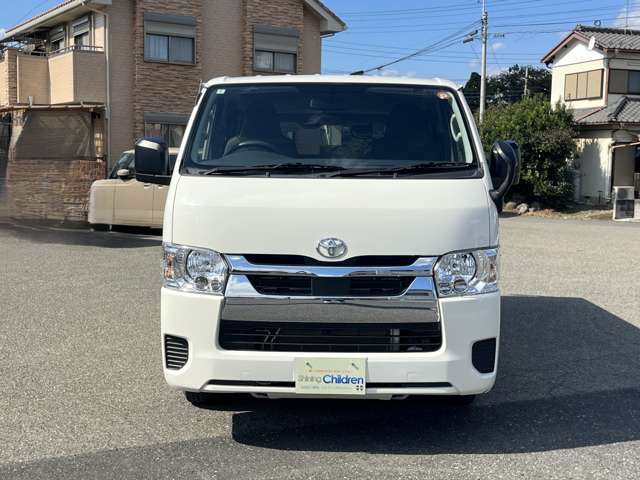 Toyota Hiace Van 11