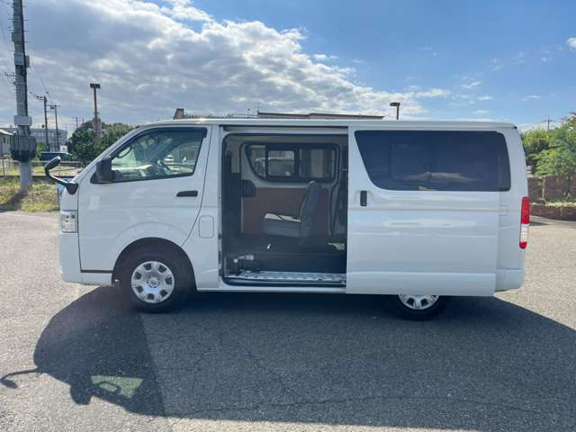 Toyota Hiace Van 12
