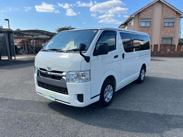 Toyota Hiace Van 4