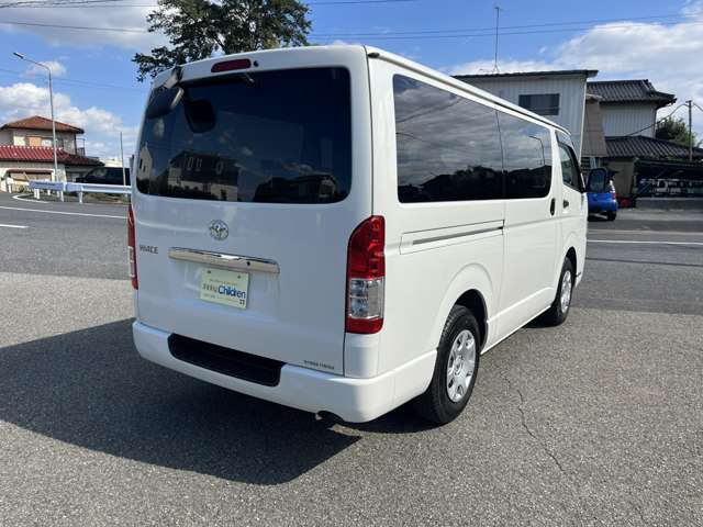 Toyota Hiace Van 8