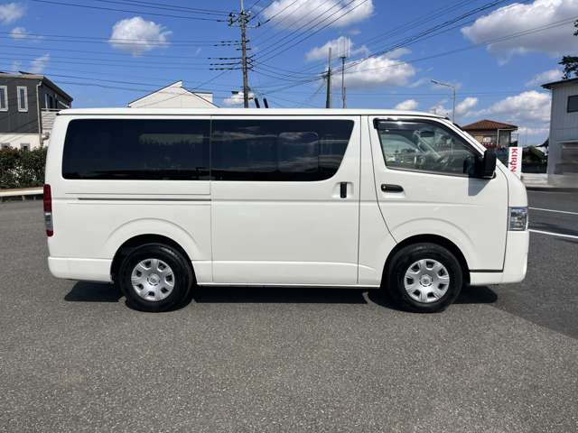 Toyota Hiace Van 9
