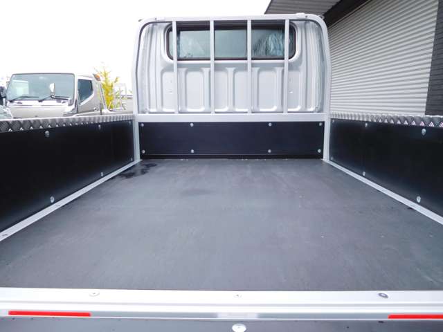 Mitsubishi Fuso Canter 11