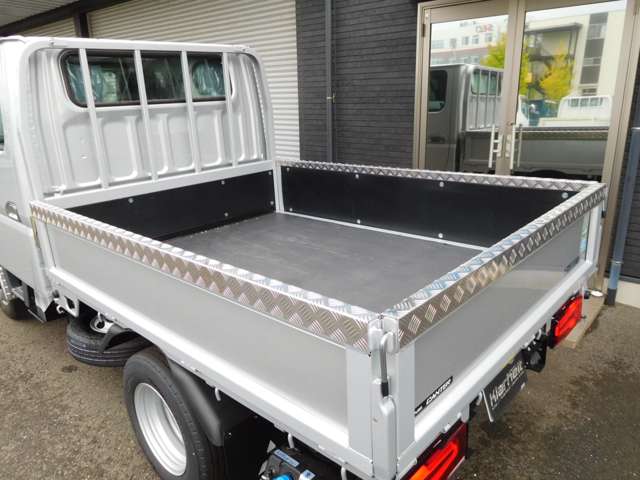 Mitsubishi Fuso Canter 12