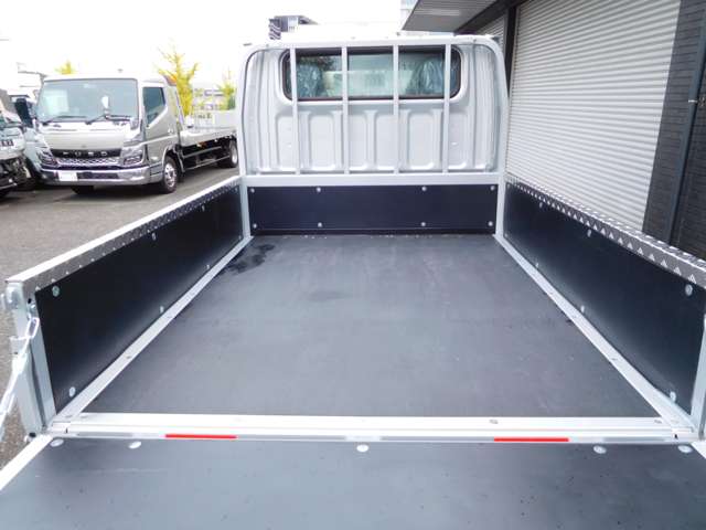 Mitsubishi Fuso Canter 10