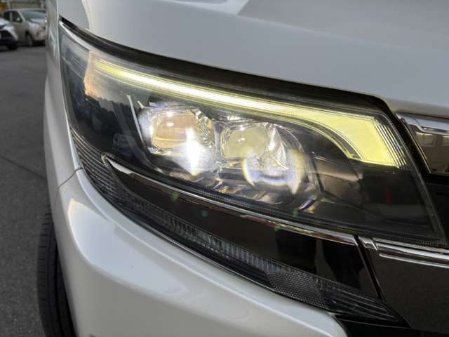 Toyota Noah 12