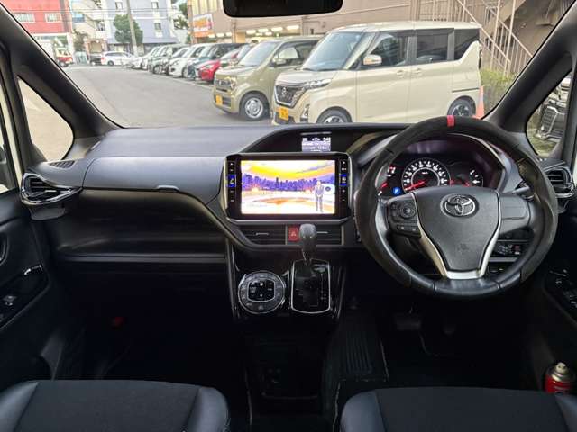 Toyota Noah 3