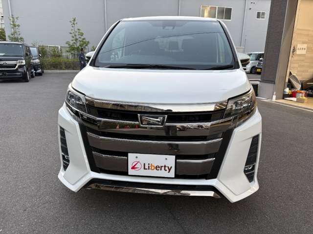 Toyota Noah 5