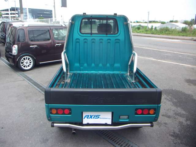Daihatsu Midget II 11