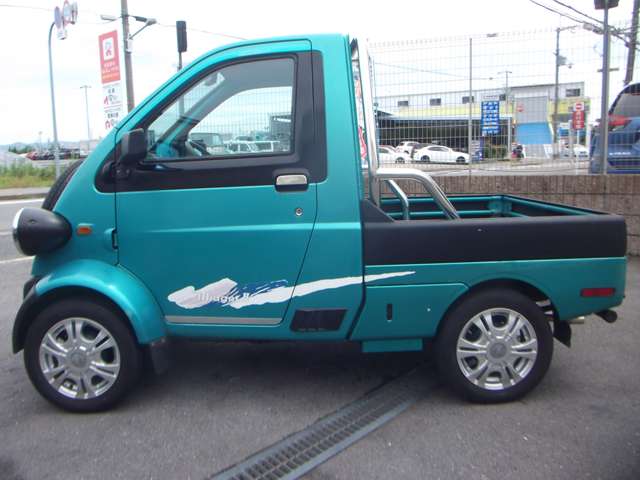 Daihatsu Midget II 6