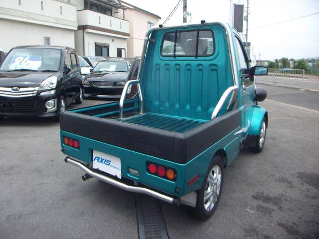 Daihatsu Midget II 10