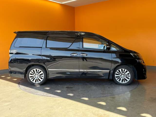 Toyota Vellfire 9
