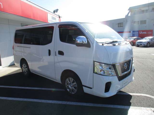 Nissan NV350 Caravan 11