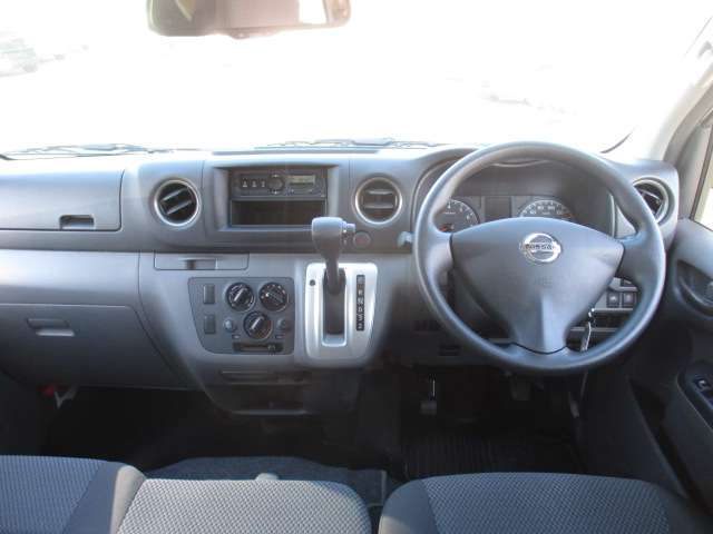 Nissan NV350 Caravan 4