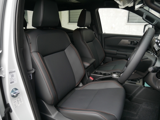 Mitsubishi Triton 2