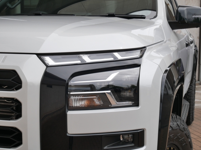 Mitsubishi Triton 5