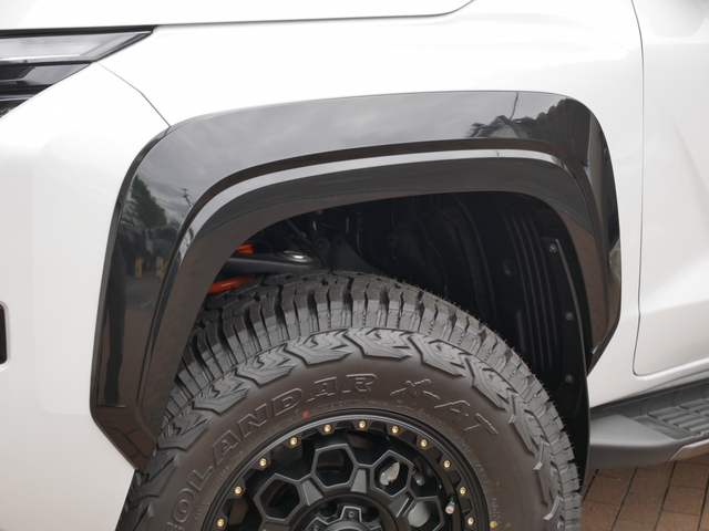 Mitsubishi Triton 6
