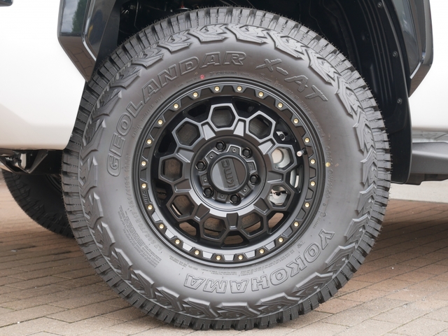 Mitsubishi Triton 9
