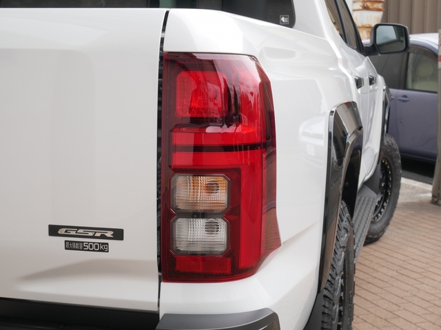 Mitsubishi Triton 10