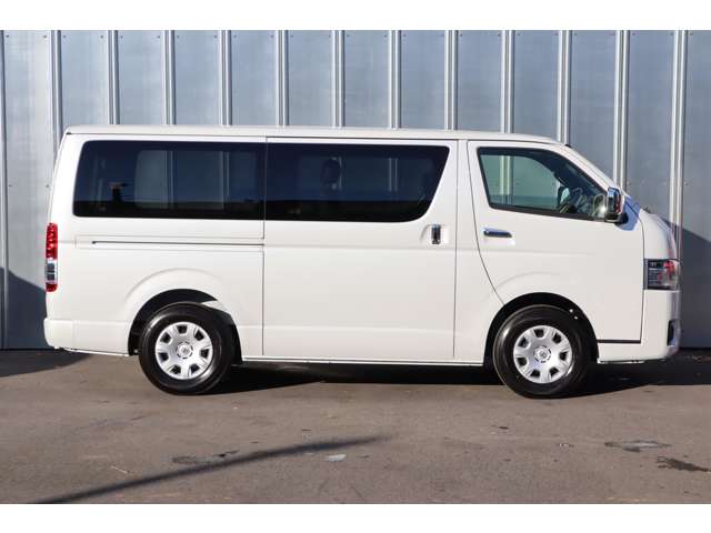 Toyota Hiace Van 5
