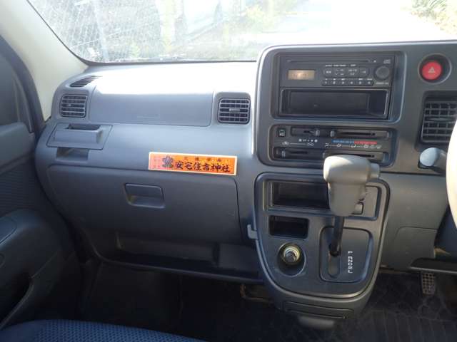 Daihatsu Hijet Cargo 11