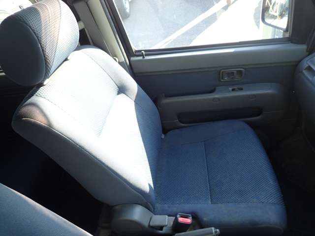Daihatsu Hijet Cargo 12