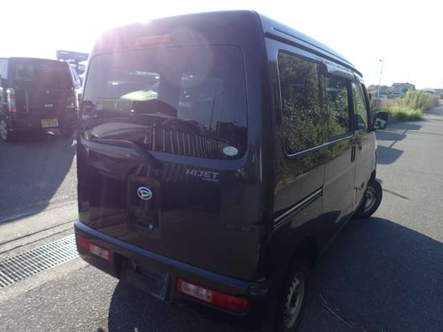Daihatsu Hijet Cargo 6