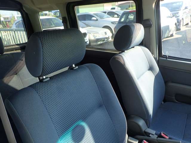 Daihatsu Hijet Cargo 7