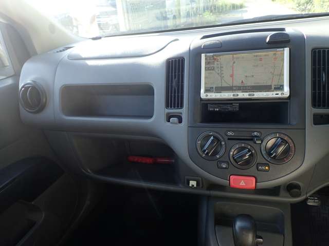 Nissan AD 11