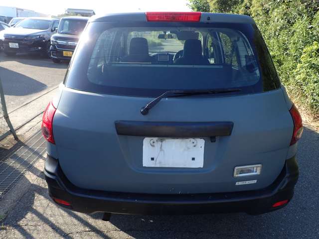 Nissan AD 5