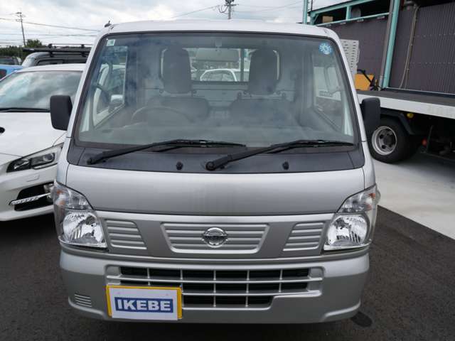 Nissan NT100 Clipper 3
