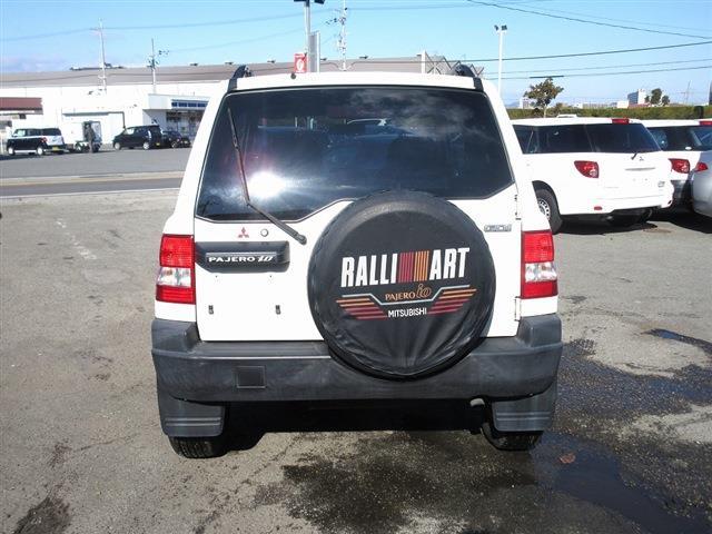 Mitsubishi Pajero iO 6