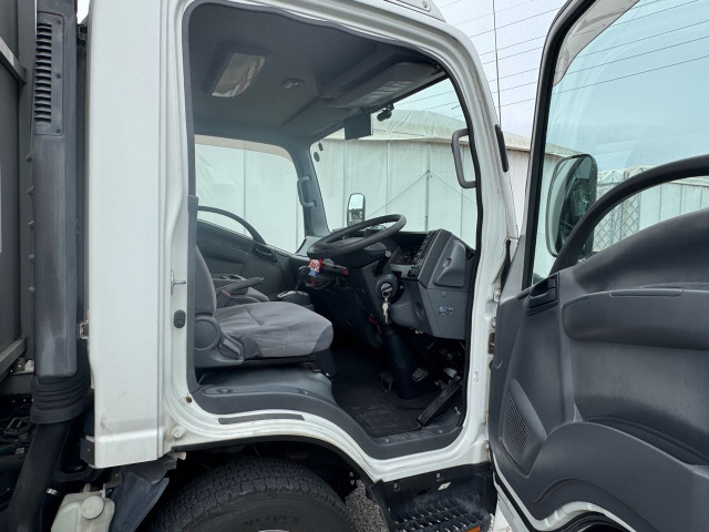 Isuzu Elf 8