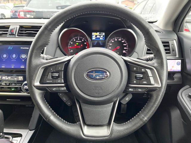 Subaru Legacy Outback 11