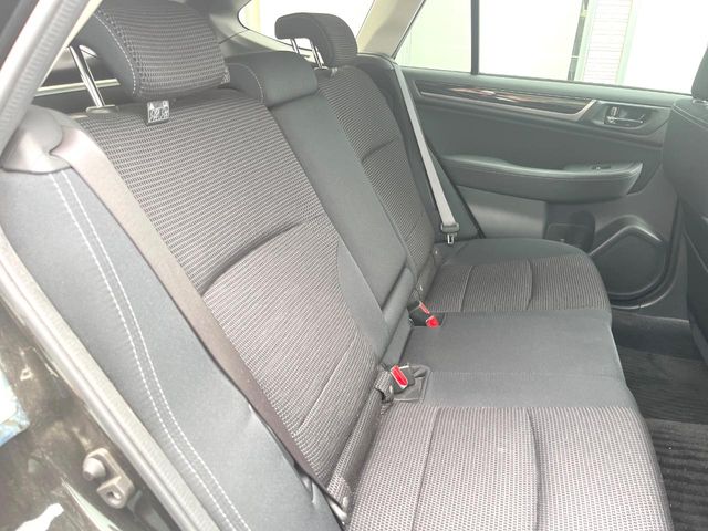 Subaru Legacy Outback 9